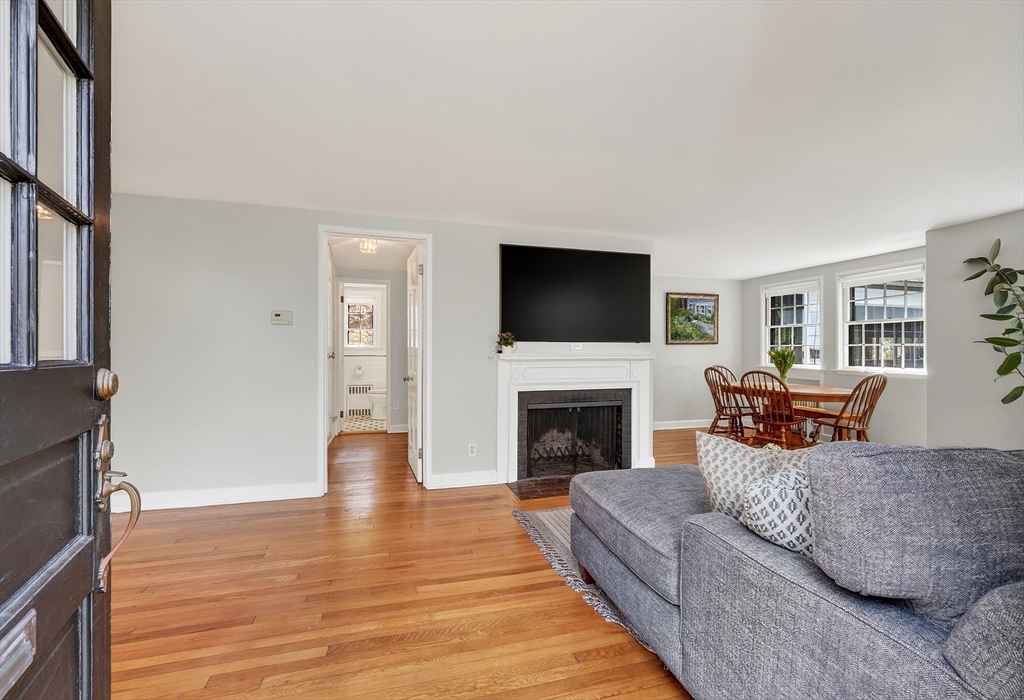 63 Lexington Road