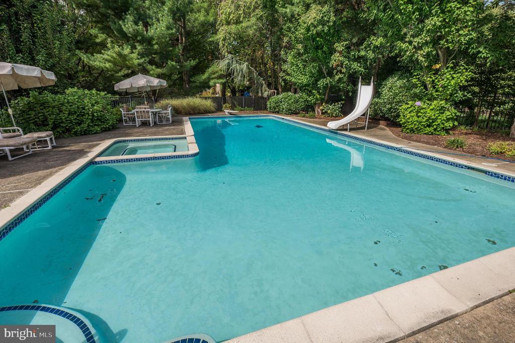 596 SENTINEL ROAD