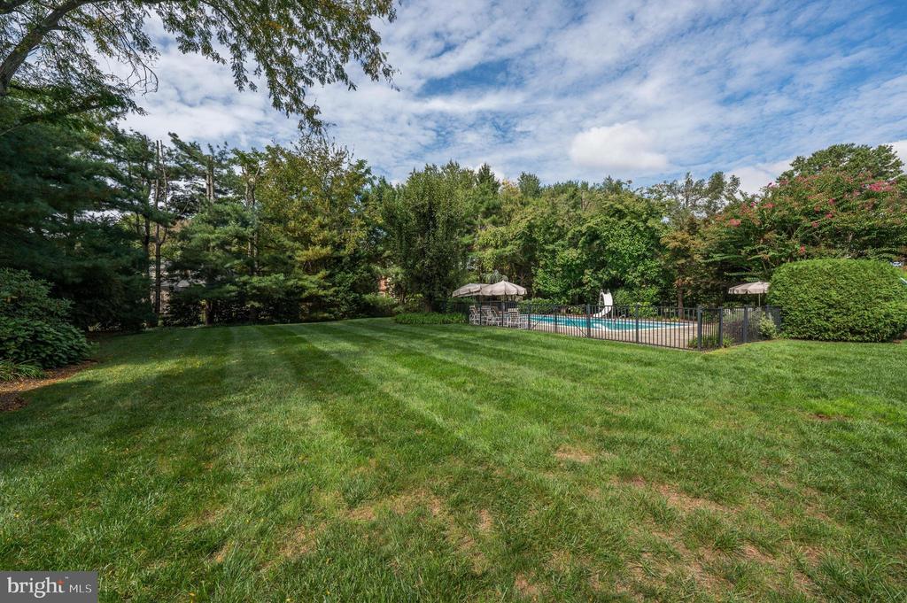 596 SENTINEL ROAD
