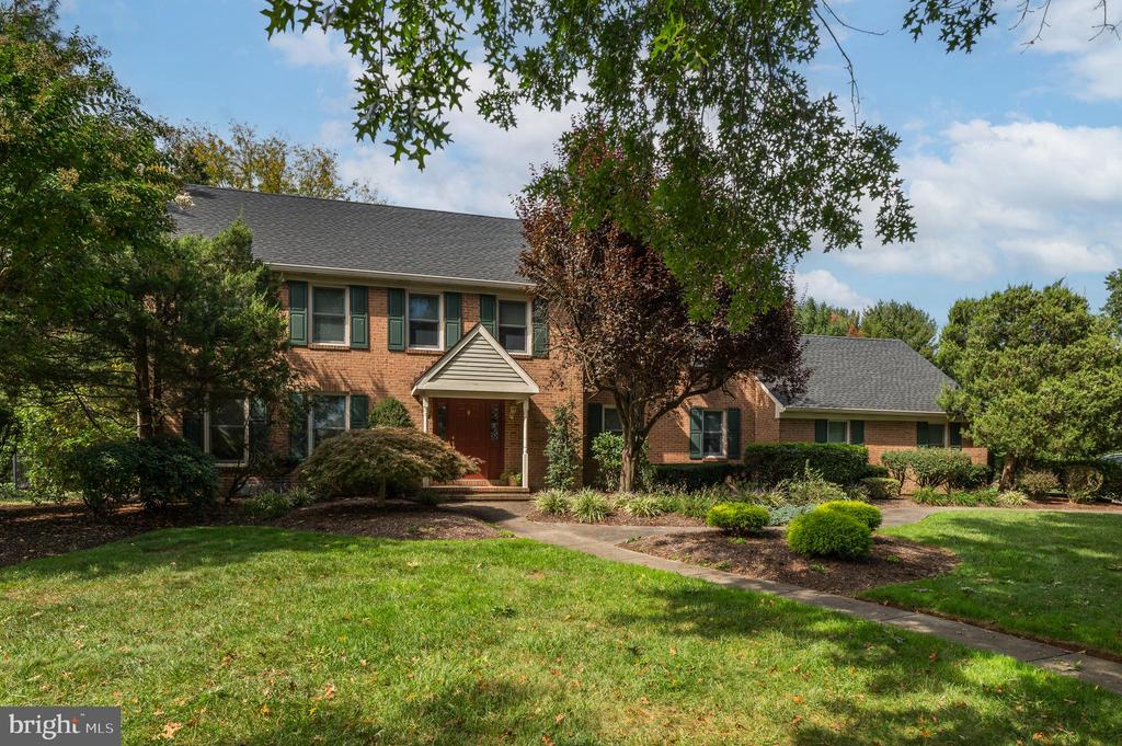 596 SENTINEL ROAD