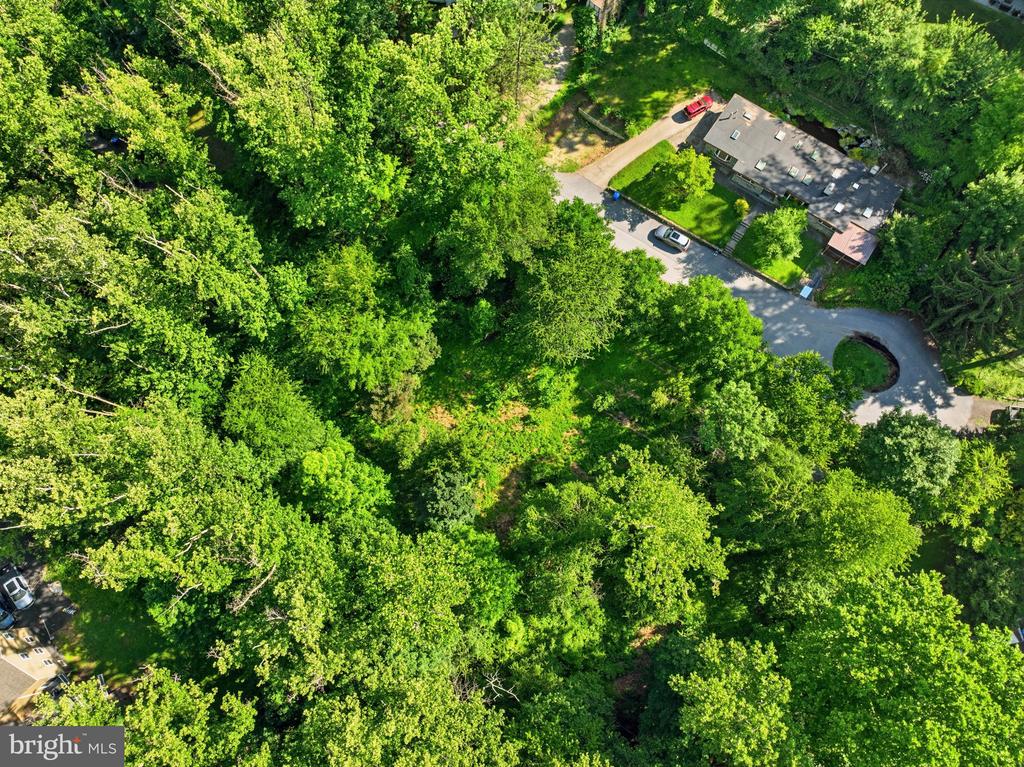 3 FOXWOOD LANE