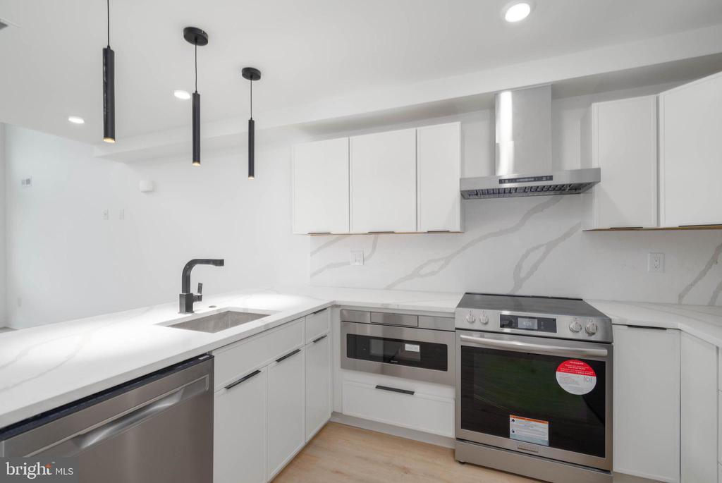 2617 E BOSTON STREET Unit: 2
