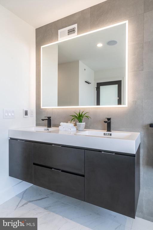 2617 E BOSTON STREET Unit: 2