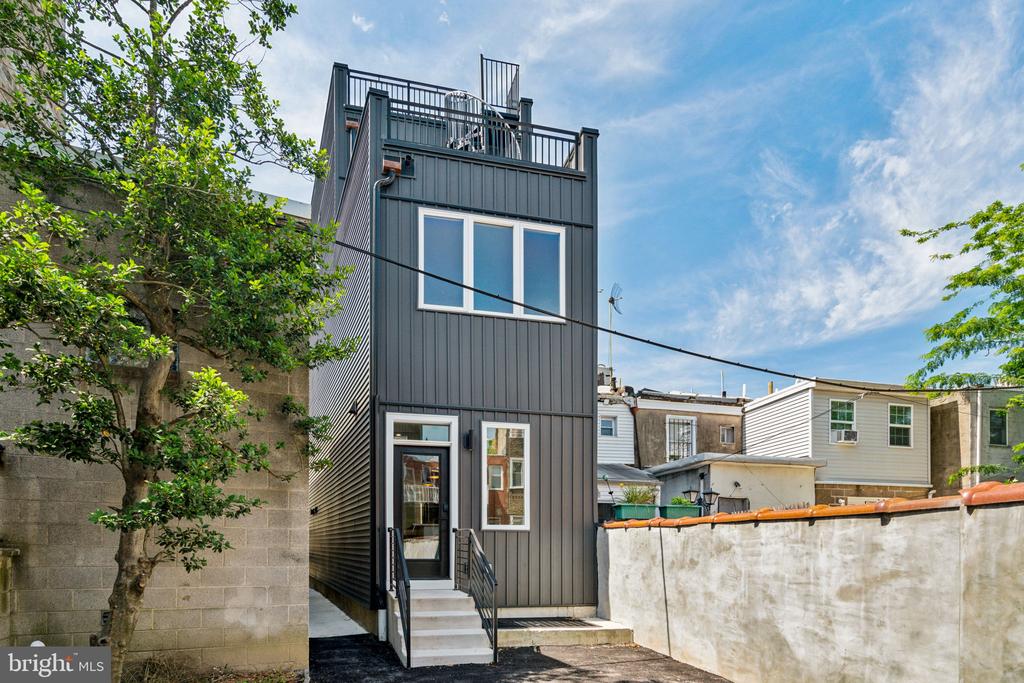 323 GERRITT STREET