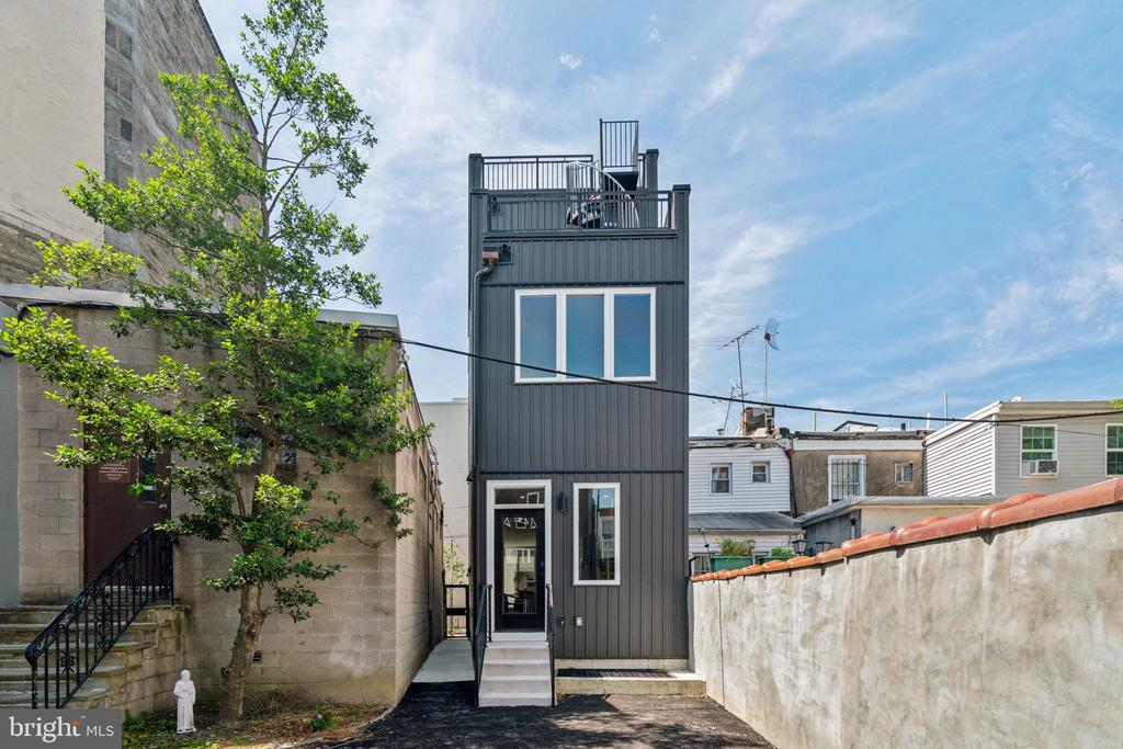 323 GERRITT STREET