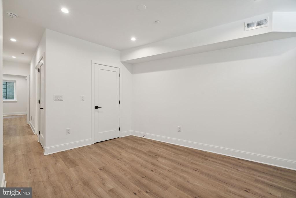 323 GERRITT STREET
