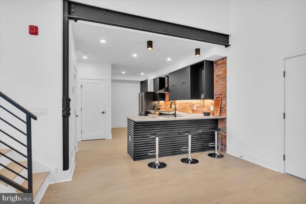 1139 N 3RD STREET Unit: 6