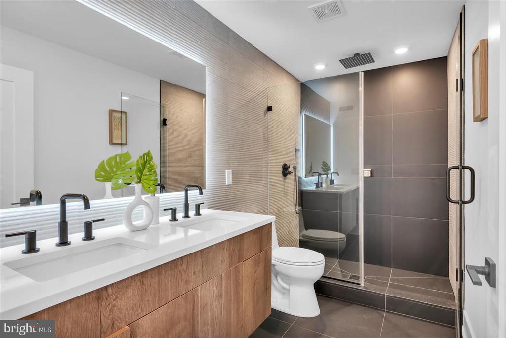 1139 N 3RD STREET Unit: 6