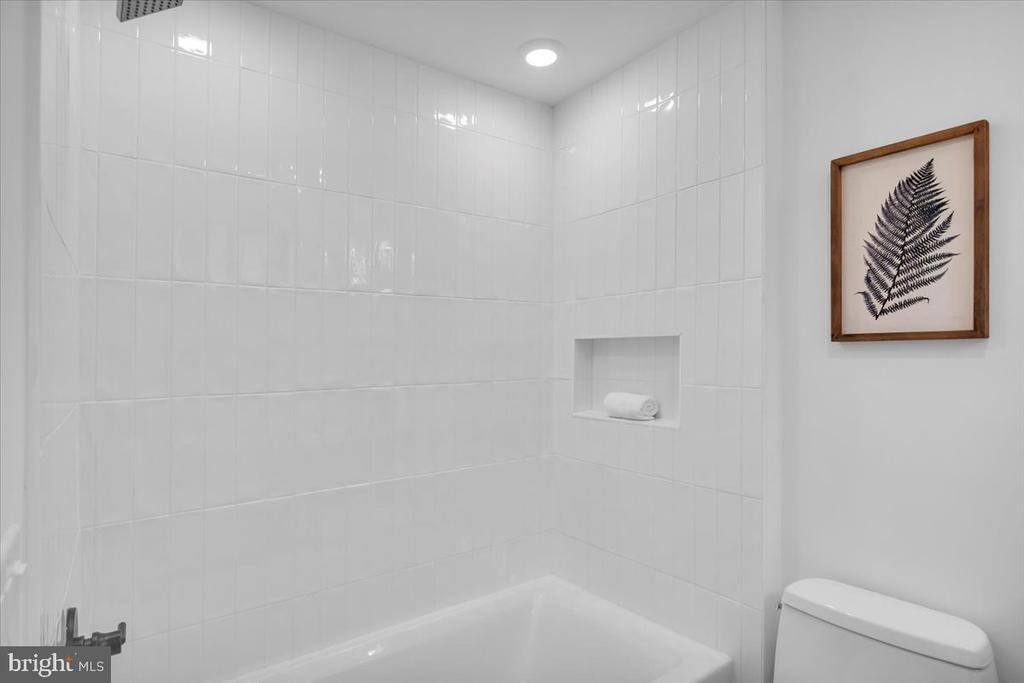 1139 N 3RD STREET Unit: 6
