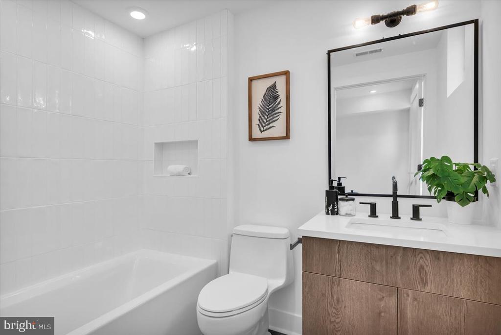 1139 N 3RD STREET Unit: 6