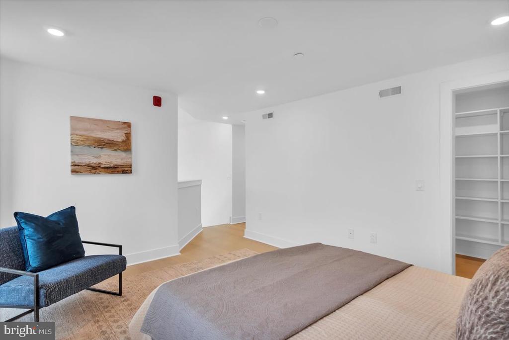 1139 N 3RD STREET Unit: 5