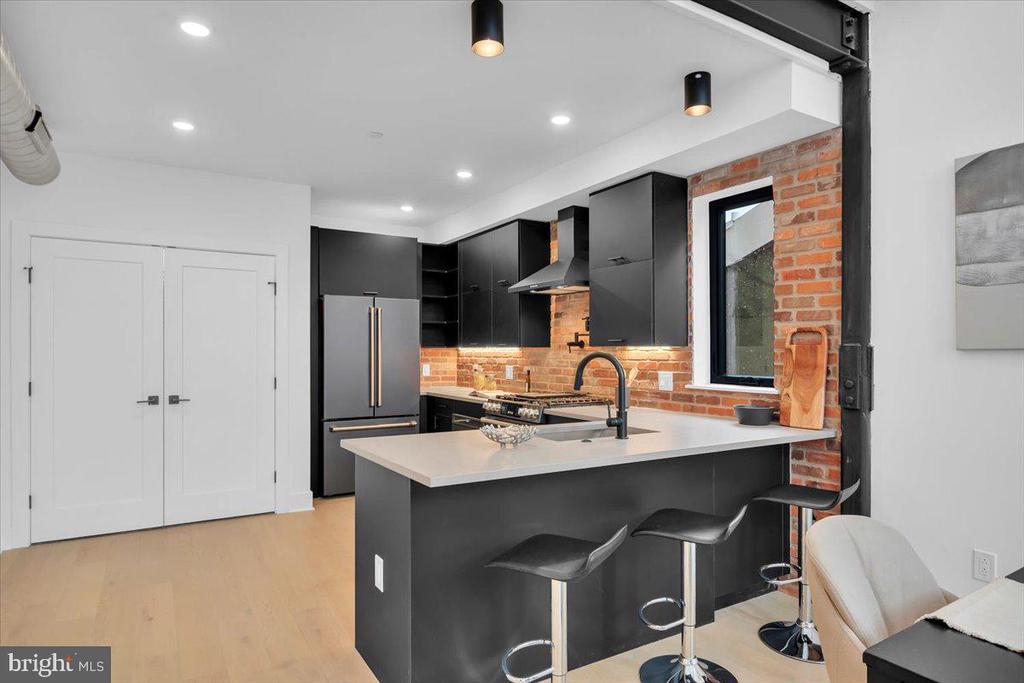 1139 N 3RD STREET Unit: 5