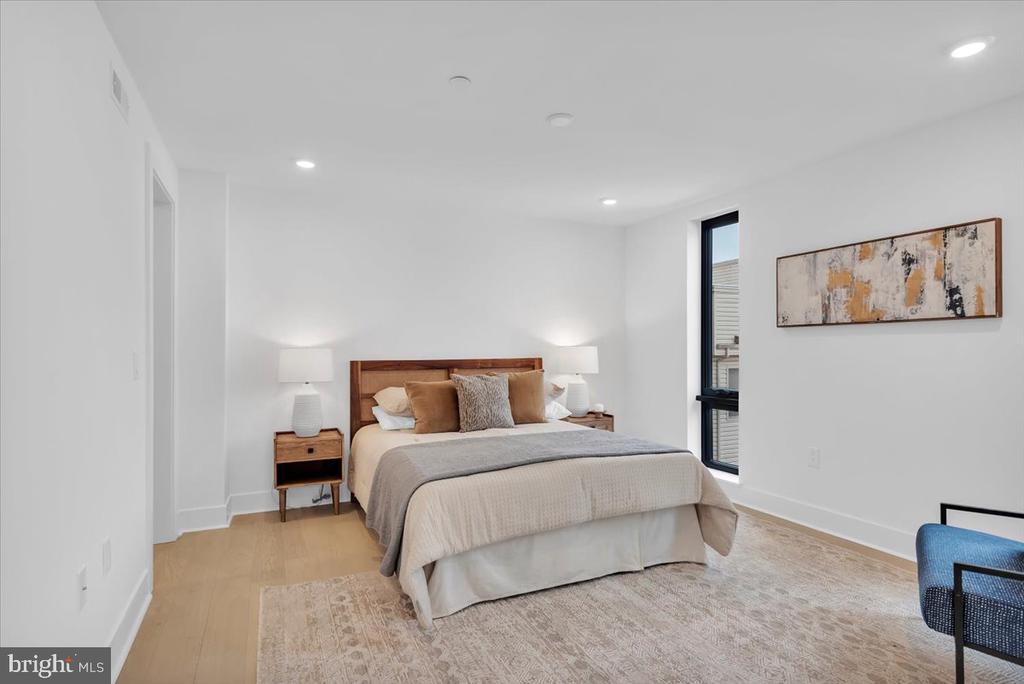 1139 N 3RD STREET Unit: 5