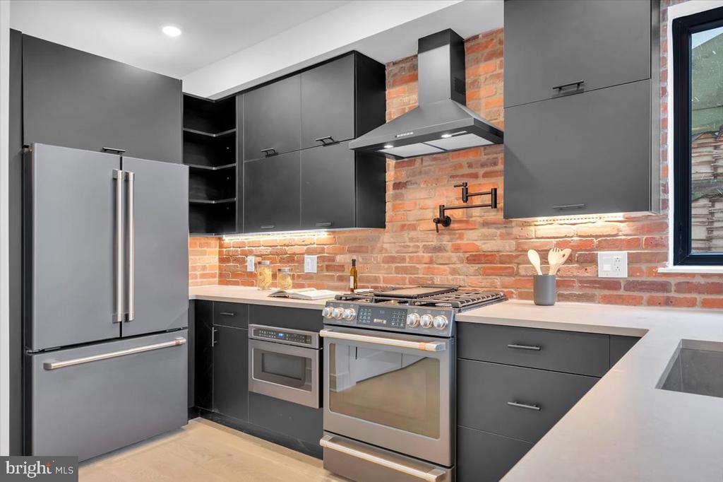 1139 N 3RD STREET Unit: 5