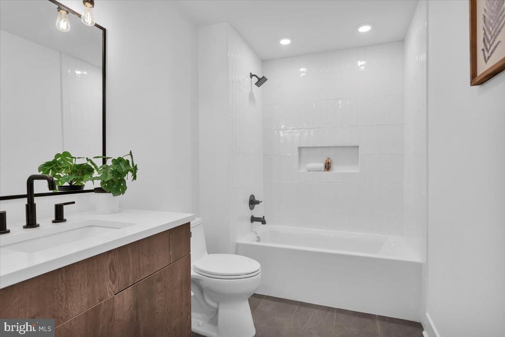 1139 N 3RD STREET Unit: 5