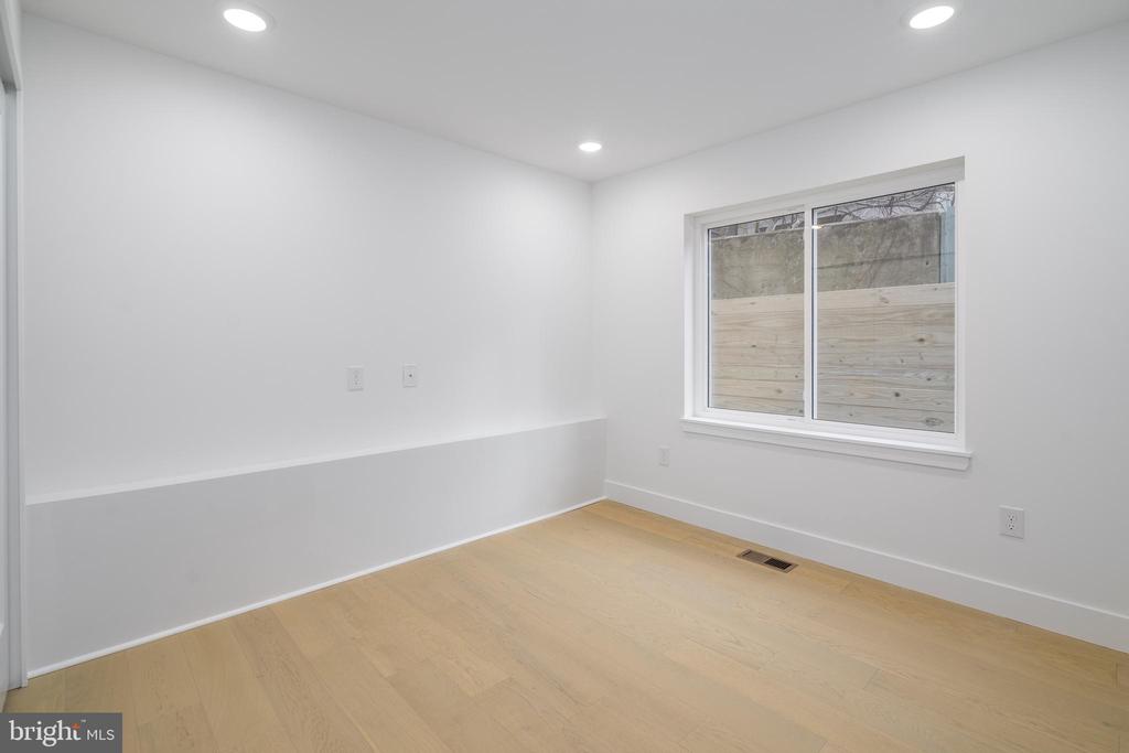 2628 WEBSTER STREET Unit: 5