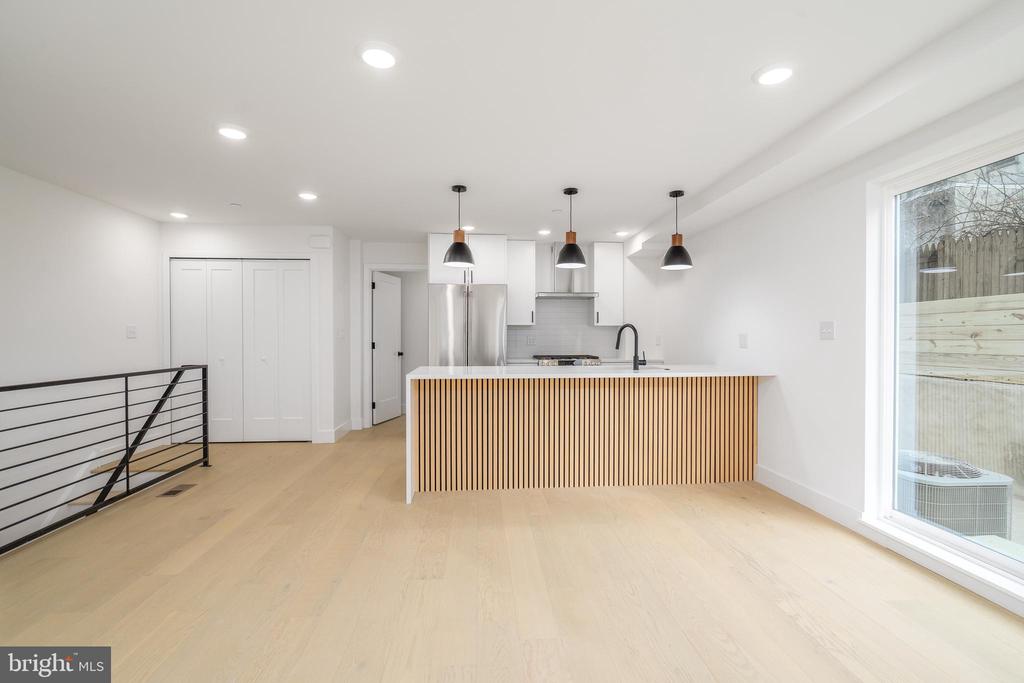 2628 WEBSTER STREET Unit: 5