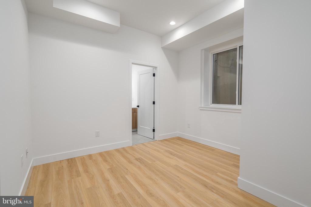 2628 WEBSTER STREET Unit: 5