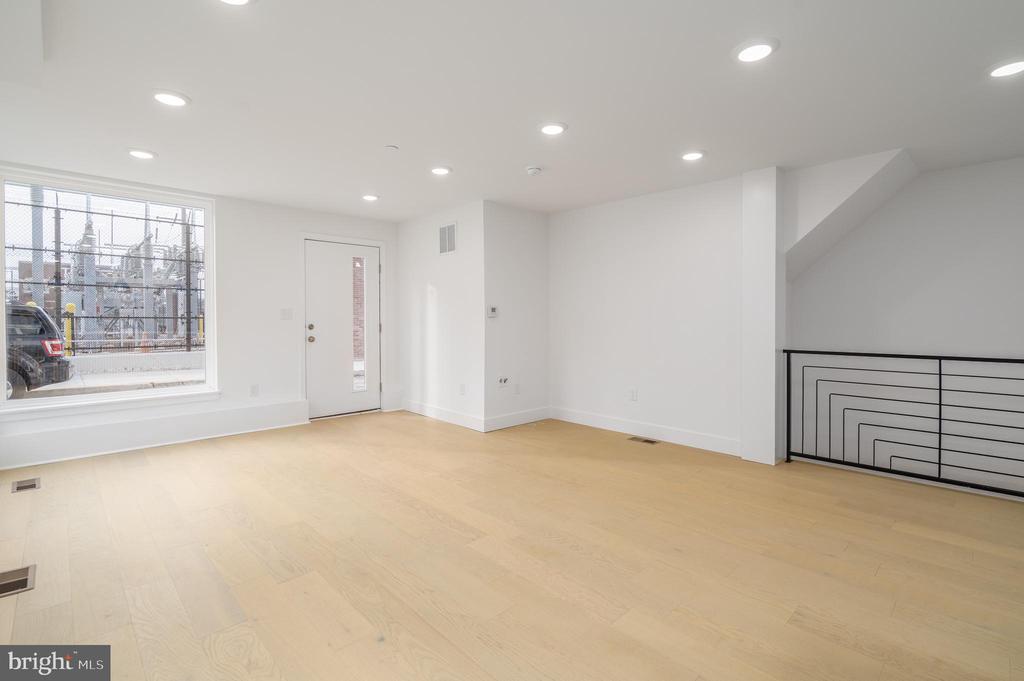 2628 WEBSTER STREET Unit: 5