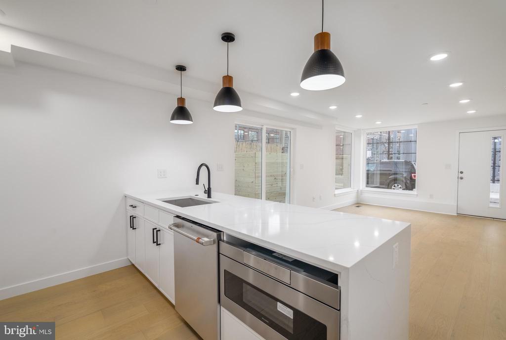2628 WEBSTER STREET Unit: 5