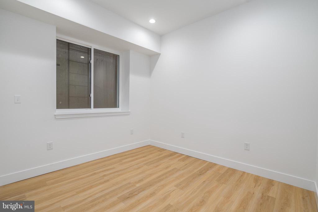 2628 WEBSTER STREET Unit: 5