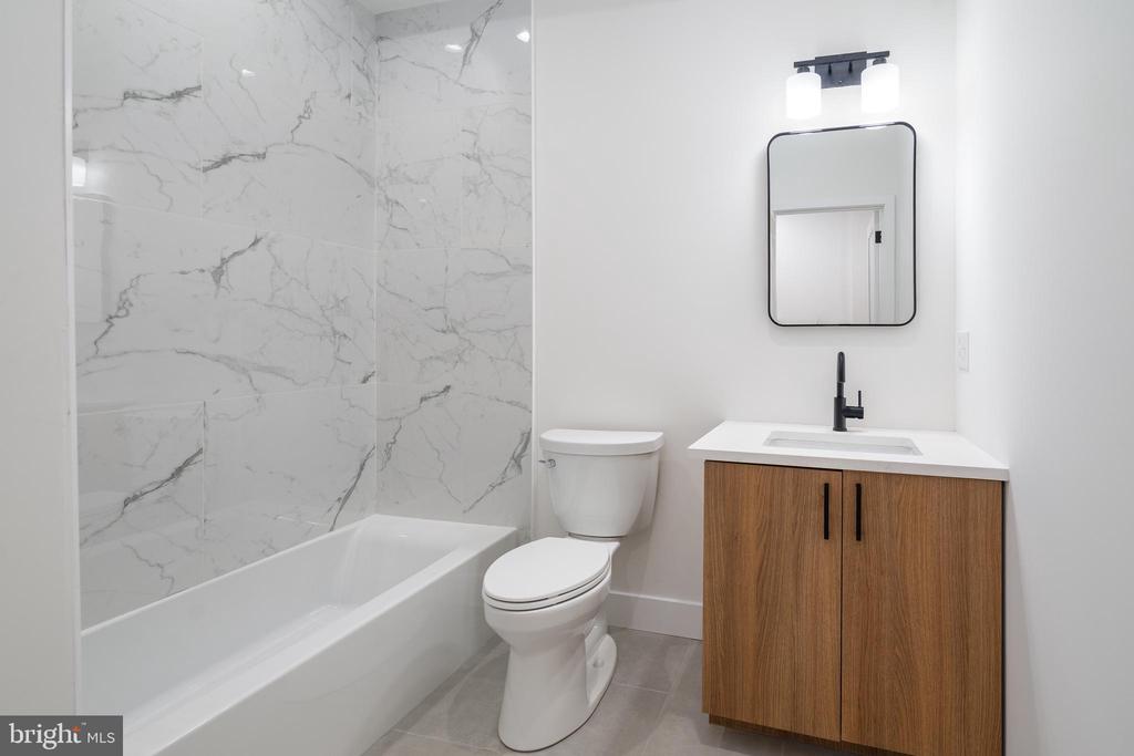 2628 WEBSTER STREET Unit: 5