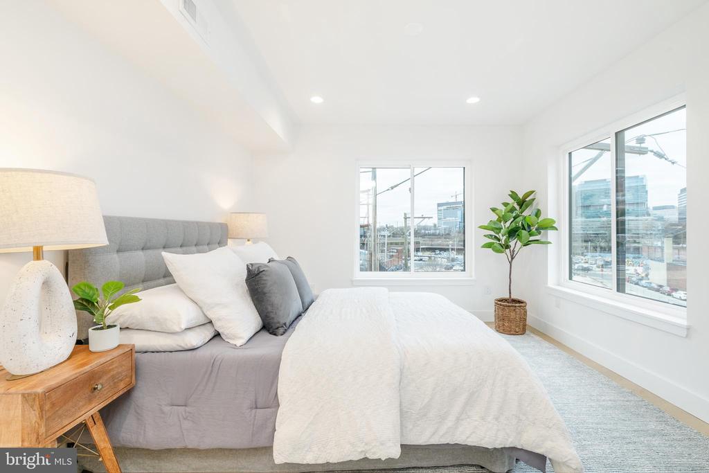 2628 WEBSTER STREET Unit: 2