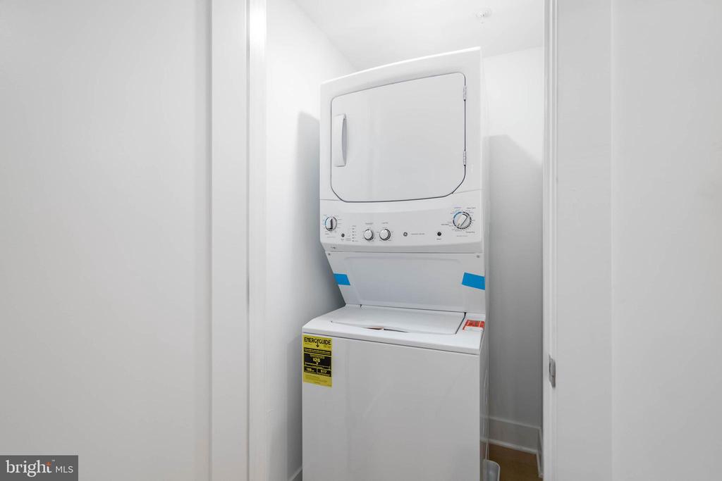 825 BAINBRIDGE STREET Unit: 102