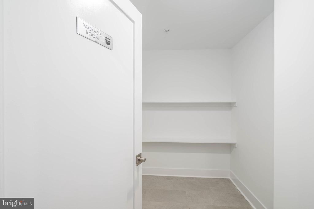 825 BAINBRIDGE STREET Unit: 102
