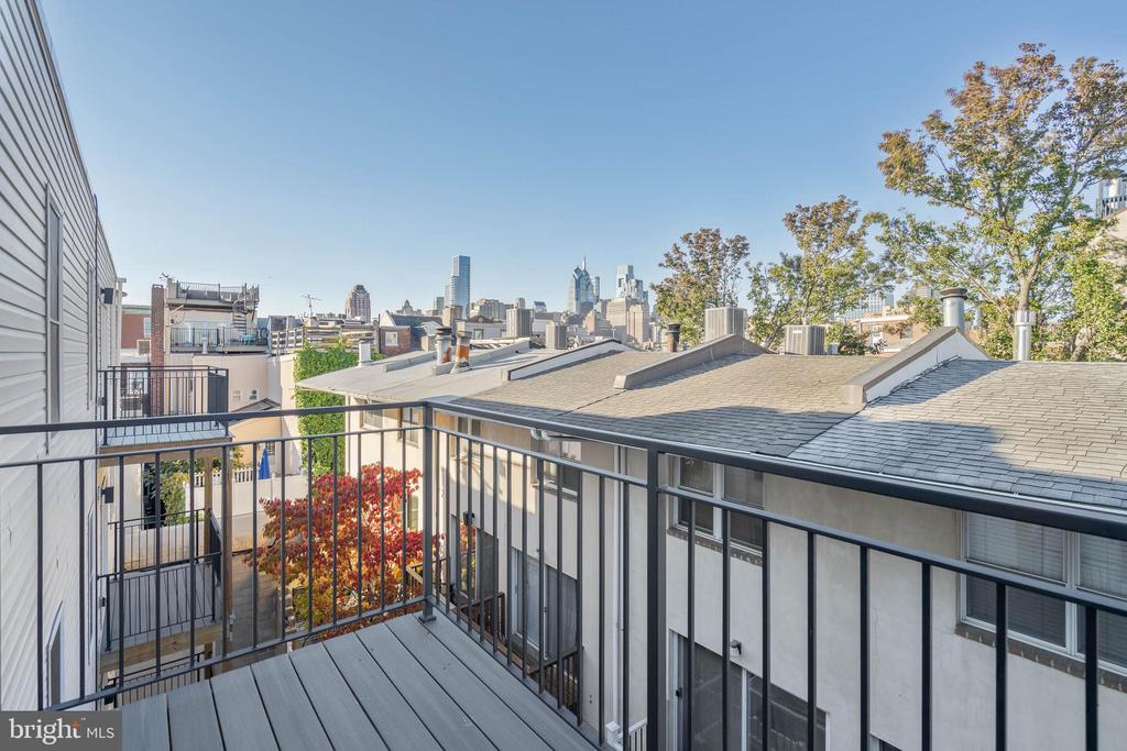 825 BAINBRIDGE STREET Unit: 404