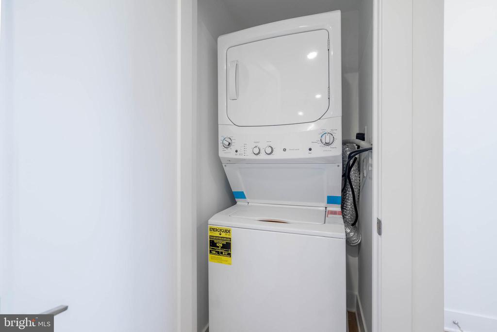 825 BAINBRIDGE STREET Unit: 404