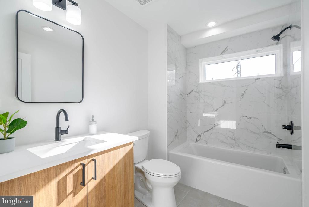2628-32 WEBSTER STREET Unit: 4