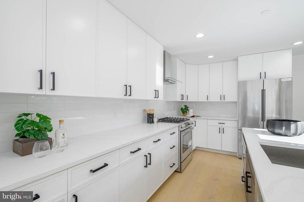 2628-32 WEBSTER STREET Unit: 4