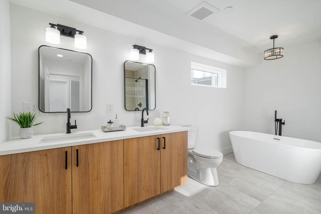 2628-32 WEBSTER STREET Unit: 4