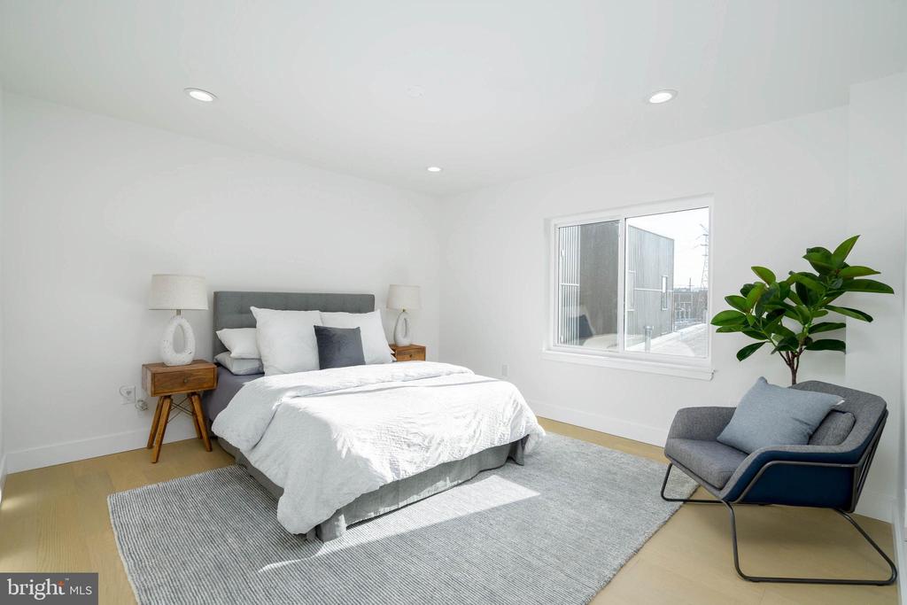 2628-32 WEBSTER STREET Unit: 4