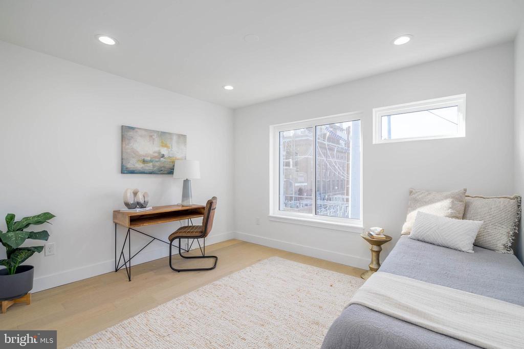 2628-32 WEBSTER STREET Unit: 4