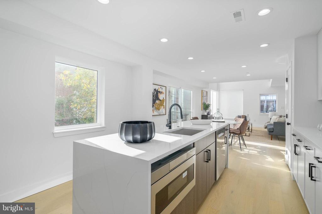 2628-32 WEBSTER STREET Unit: 4
