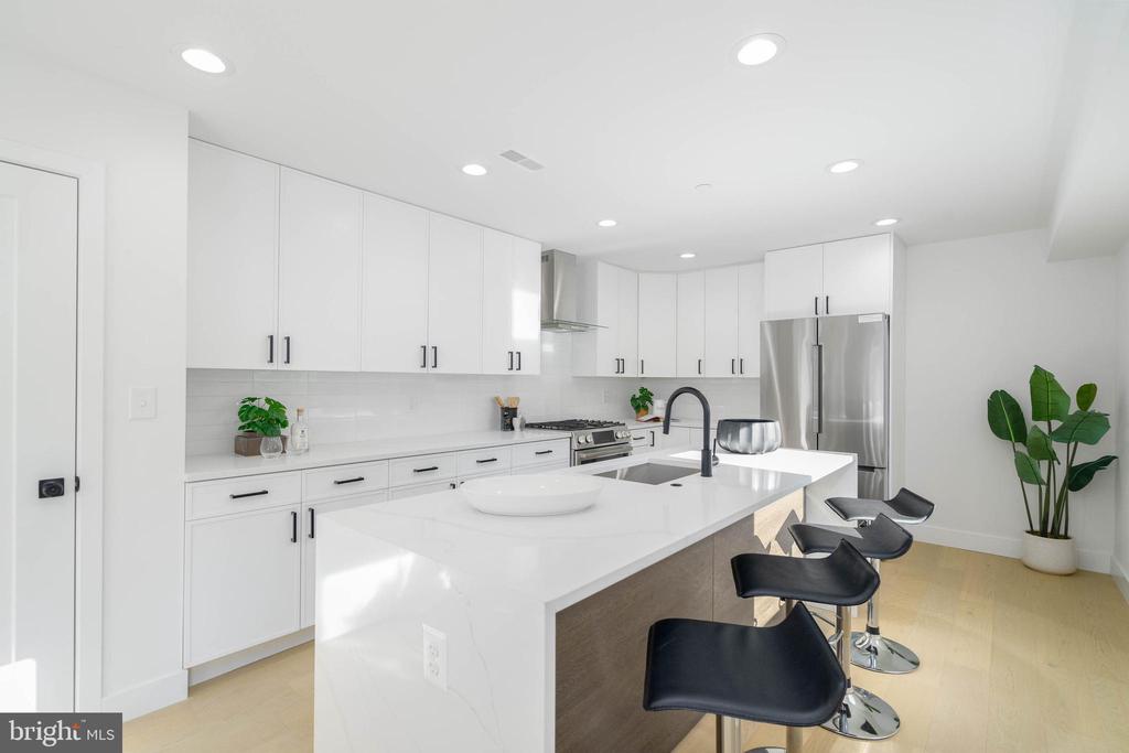 2628-32 WEBSTER STREET Unit: 4