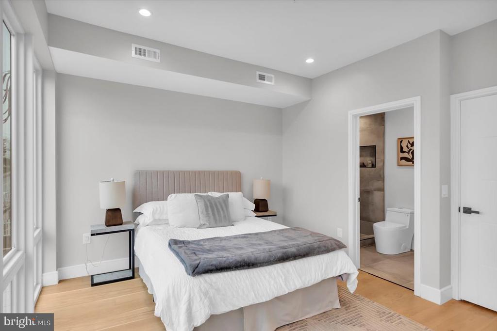 335 FOUNTAIN STREET Unit: A