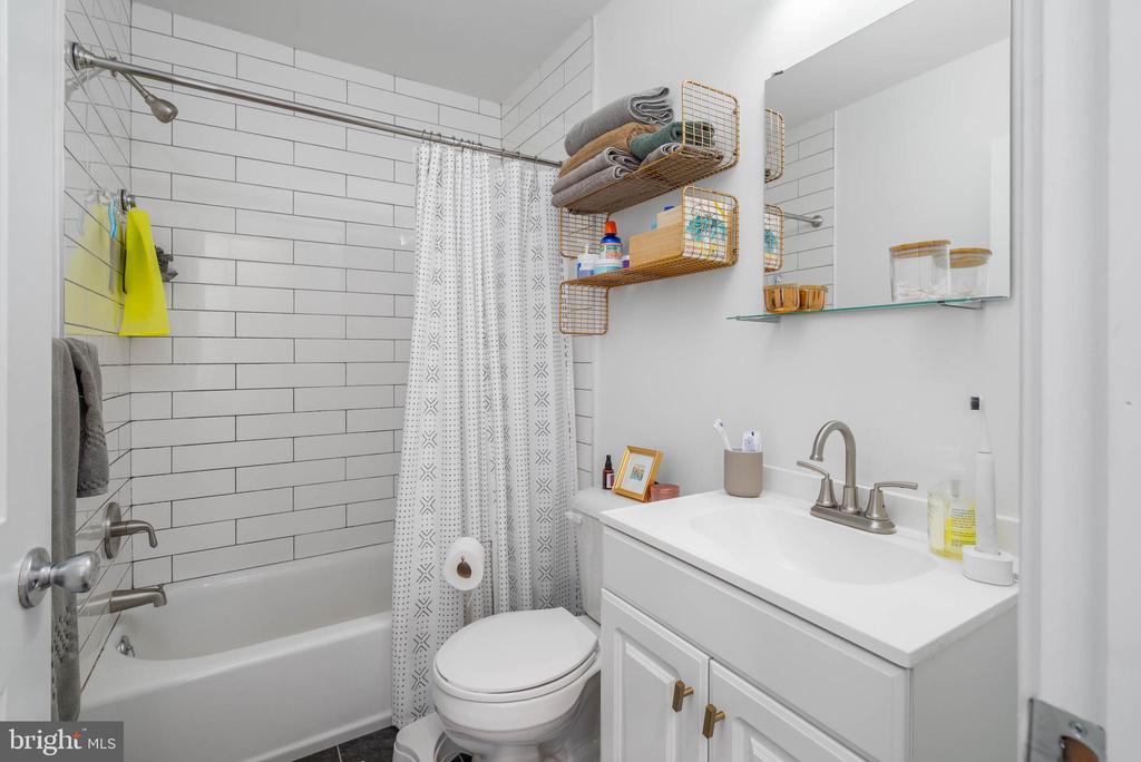 1311 WHARTON STREET Unit: 2