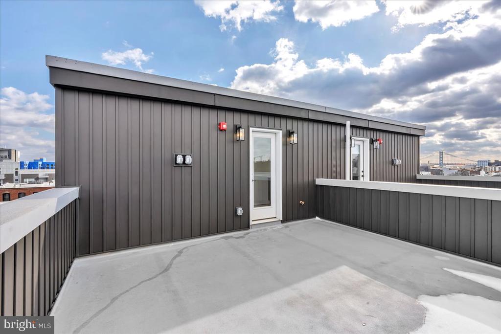 1139 N 3RD STREET Unit: PH10