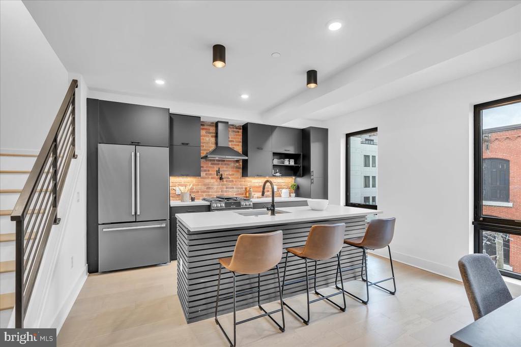 1139 N 3RD STREET Unit: PH10