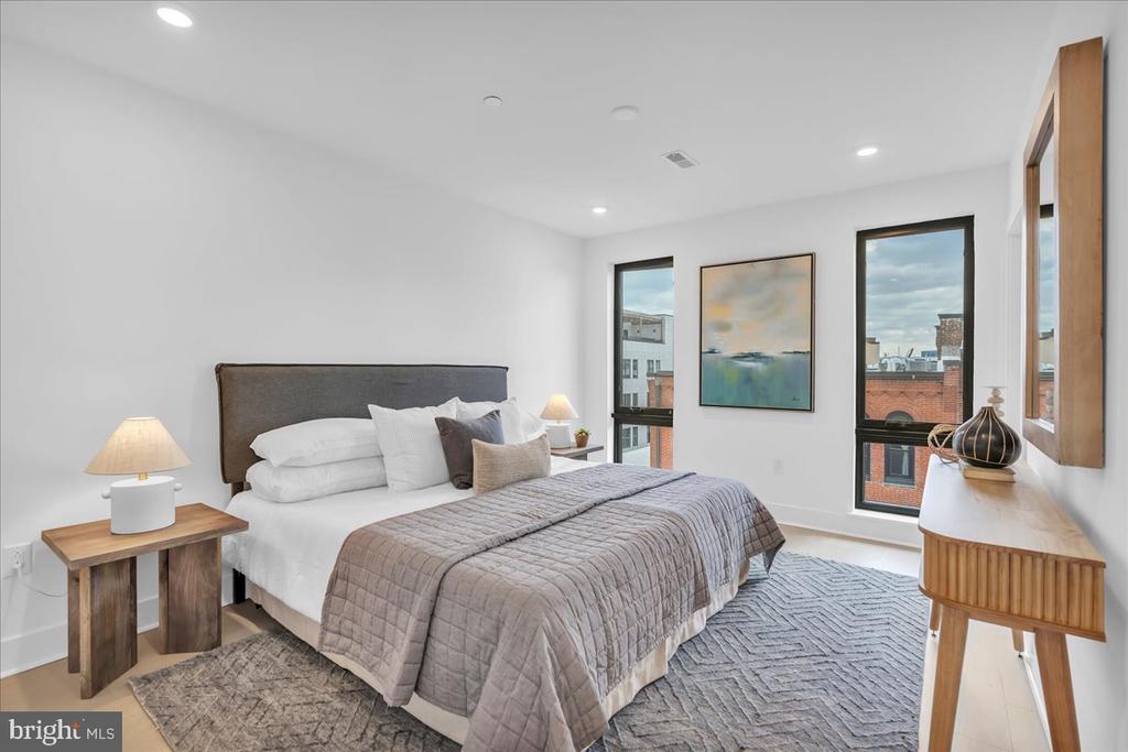 1139 N 3RD STREET Unit: PH10