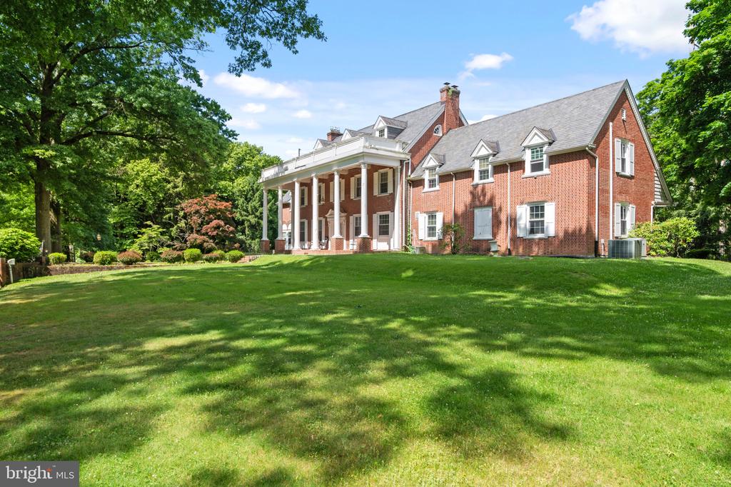 401 WOODBROOK LANE