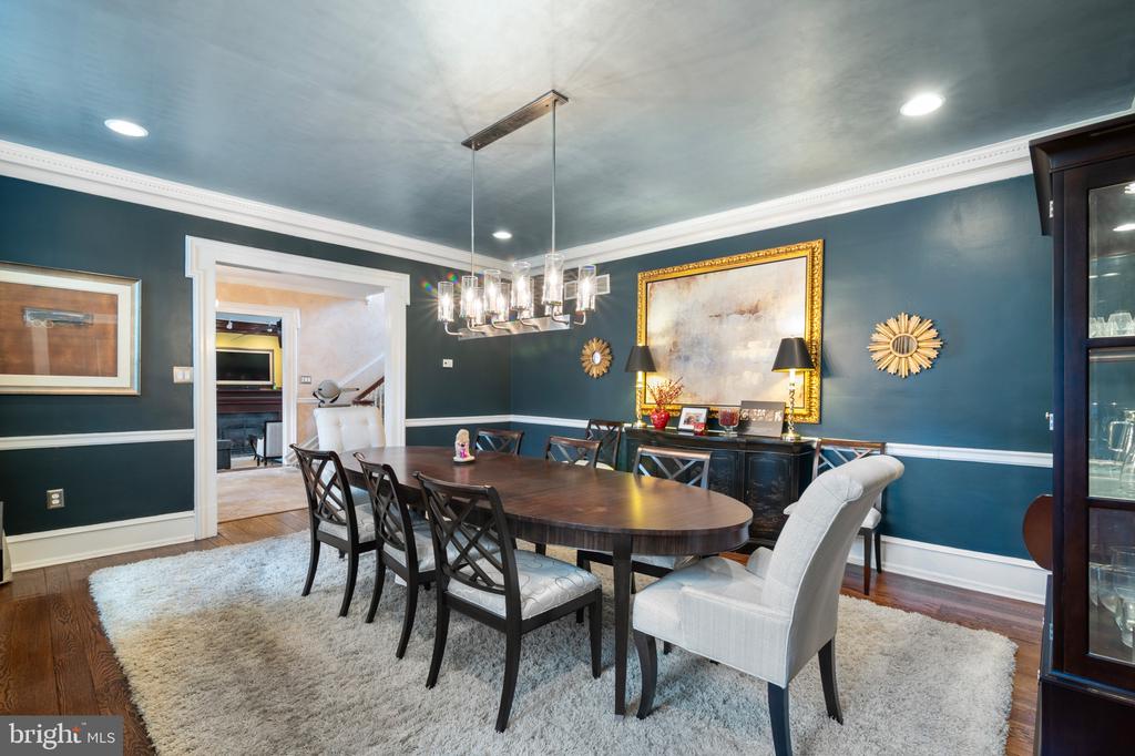 401 WOODBROOK LANE