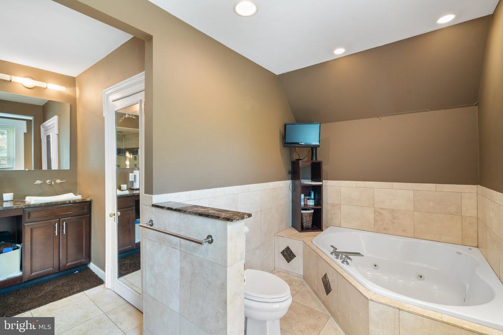 401 WOODBROOK LANE