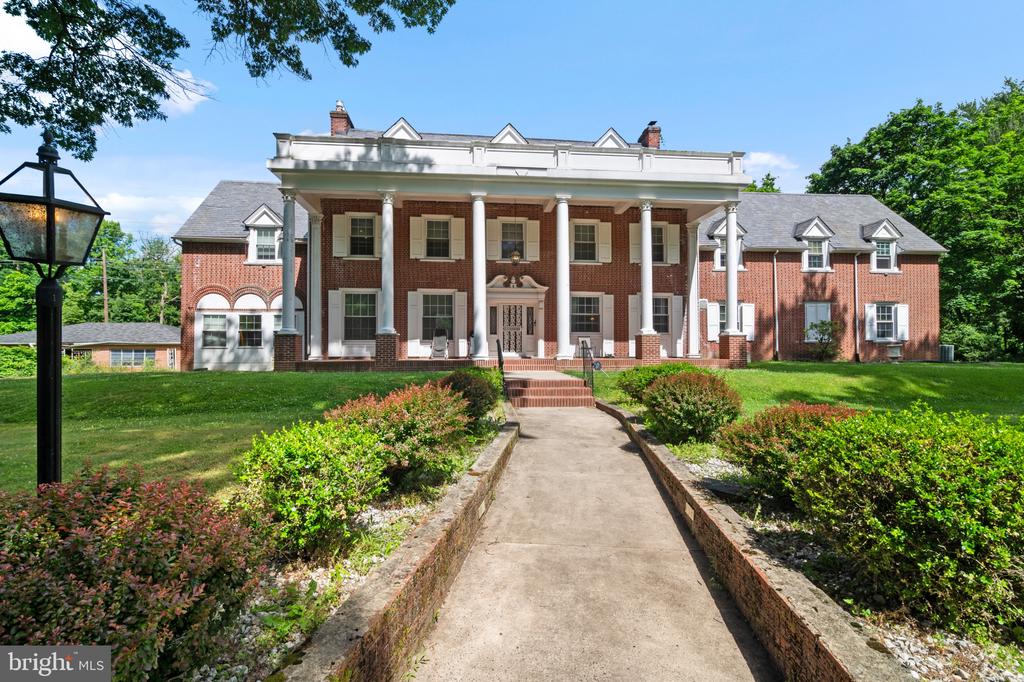 401 WOODBROOK LANE