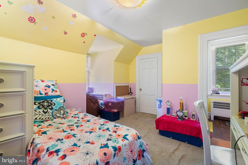 401 WOODBROOK LANE