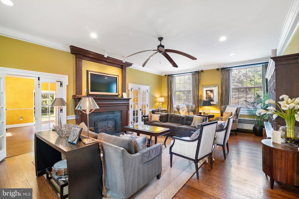 401 WOODBROOK LANE