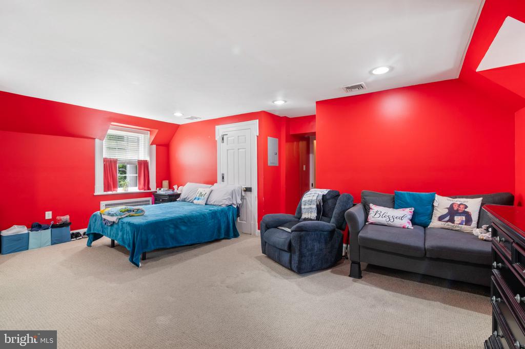 401 WOODBROOK LANE